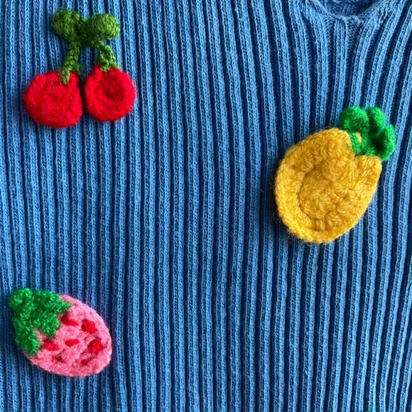 Zara Embroidered Top Fruit Ribbed Knit V-Neck Tank Cherry Strawberry Blu… - Picture 5 of 8